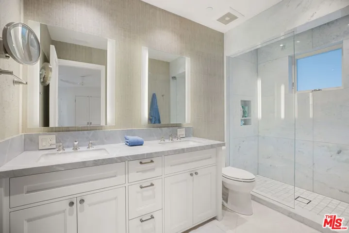 1347 Palisades Beach Road, Santa Monica, California 90401