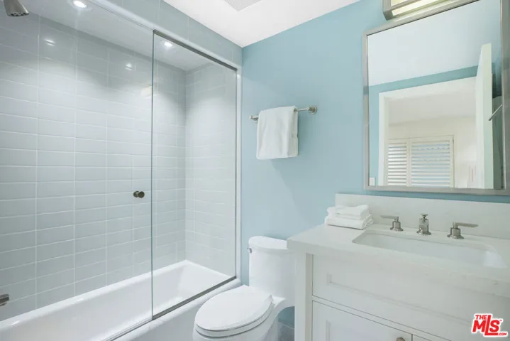 1347 Palisades Beach Road, Santa Monica, California 90401