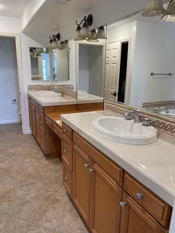 415 N Cedros, Solana Beach, California 92075