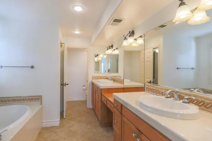 415 N Cedros, Solana Beach, California 92075