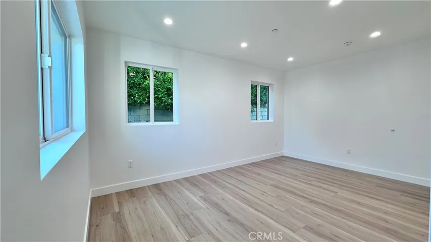 2135 N Brighton St. 101, Burbank, California 91504