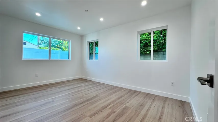 2135 N Brighton St. 101, Burbank, California 91504