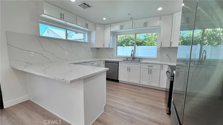 2135 N Brighton St. 101, Burbank, California 91504