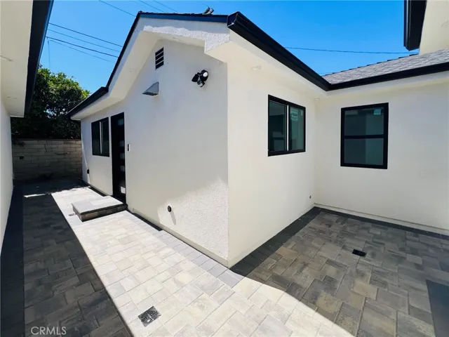 2135 N Brighton St. 102, Burbank, California 91504