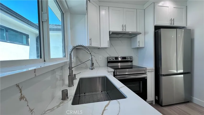 2135 N Brighton St. 102, Burbank, California 91504