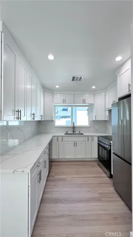 2135 N Brighton St. 102, Burbank, California 91504