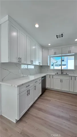 2135 N Brighton St. 102, Burbank, California 91504