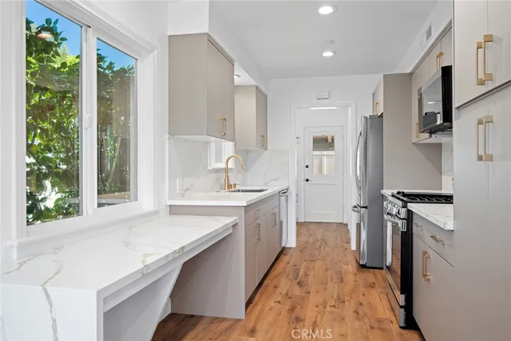 10404 Leolang, Los Angeles, California 91040