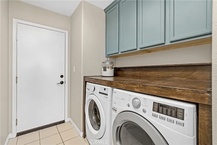 Laundry area between garage and kitchen