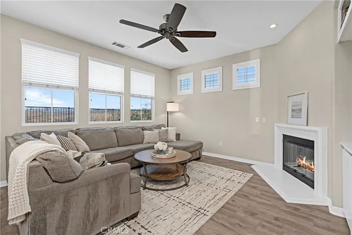 28060 Linda Lane, Saugus, California 91350