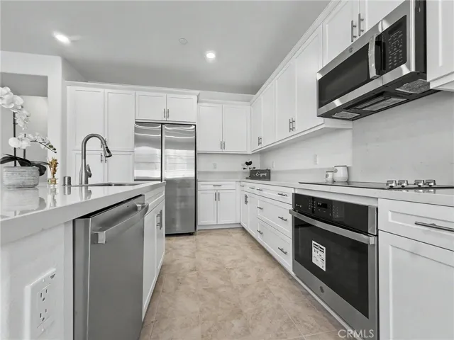 1366 Thunderbolt Lane, Rialto, California 92376