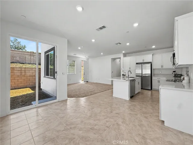1366 Thunderbolt Lane, Rialto, California 92376