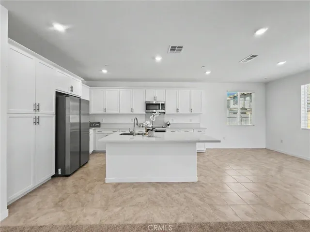 kitchen & dining