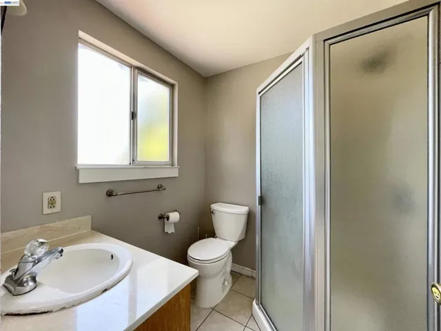 2517 Webb Ave, Alameda, California 94501