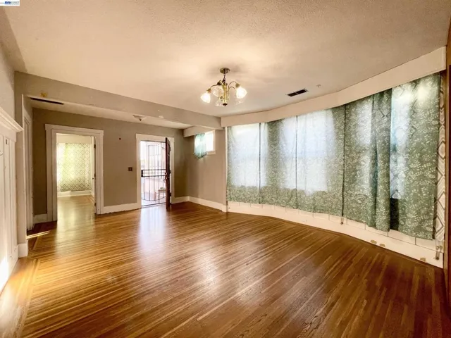 2517 Webb Ave, Alameda, California 94501