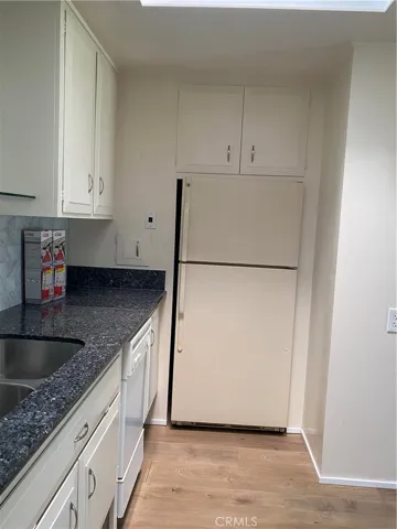 GRANITE COUNTER TOP