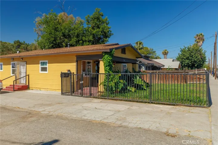 233 9th, San Bernardino, California 92410