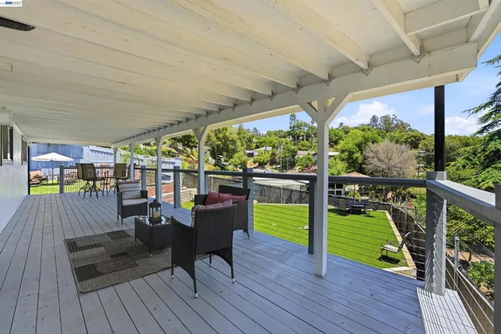 3910 Oak Hill Rd, Oakland, California 94605