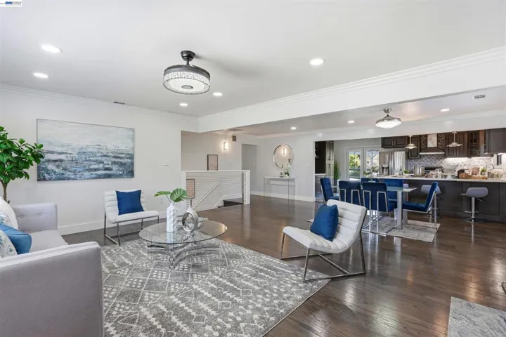 3910 Oak Hill Rd, Oakland, California 94605