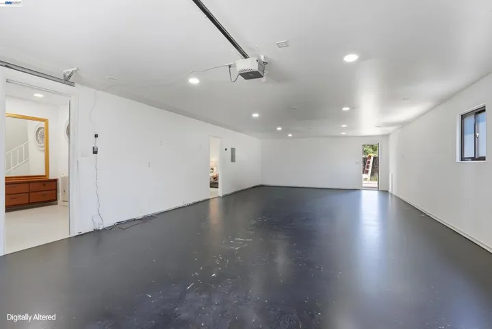 3910 Oak Hill Rd, Oakland, California 94605