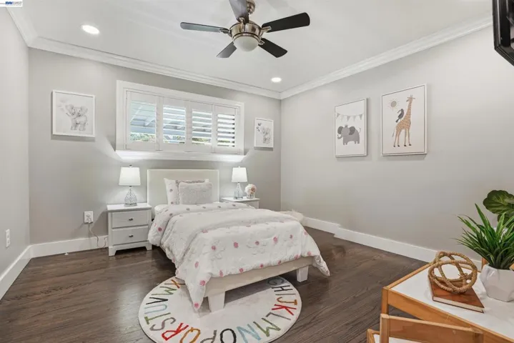3910 Oak Hill Rd, Oakland, California 94605