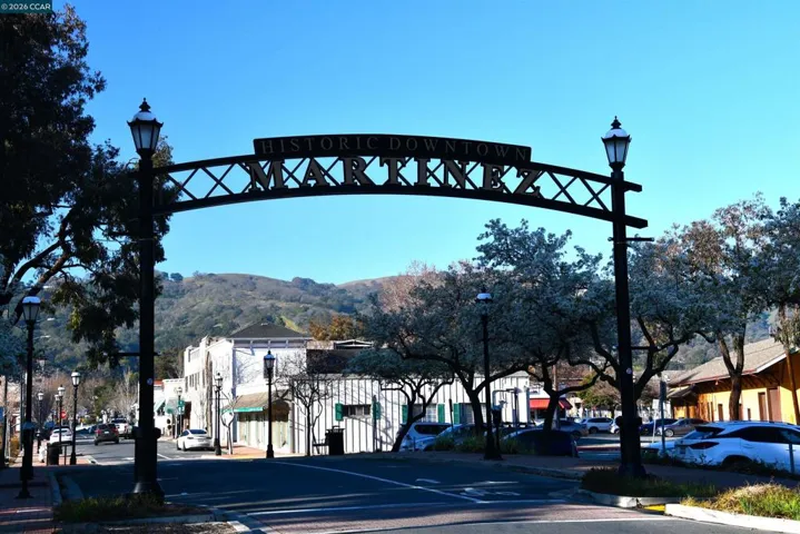 3190 Castro St, Martinez, California 94553-3222