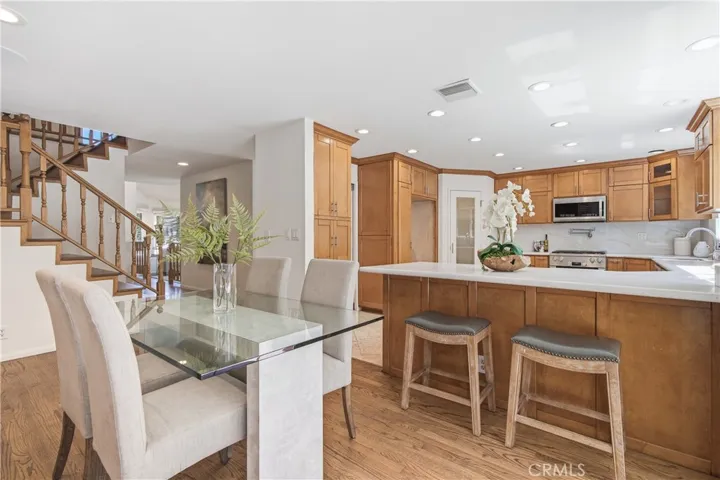 5943 Julian, Tarzana, California 91356