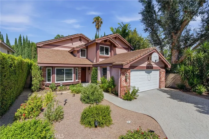 5943 Julian, Tarzana, California 91356