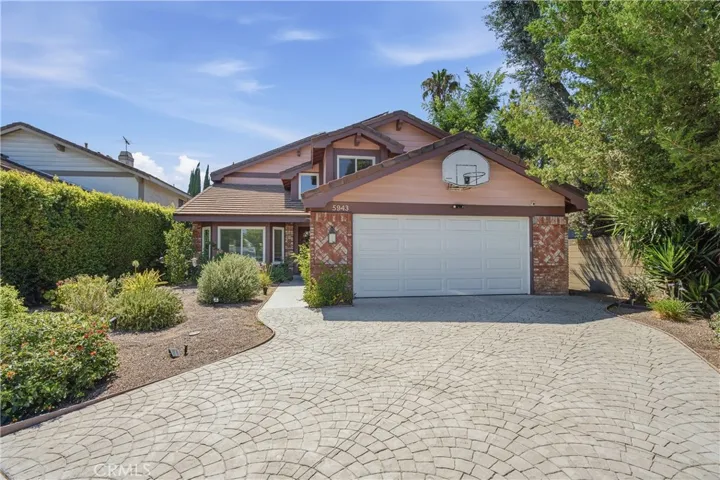 5943 Julian, Tarzana, California 91356