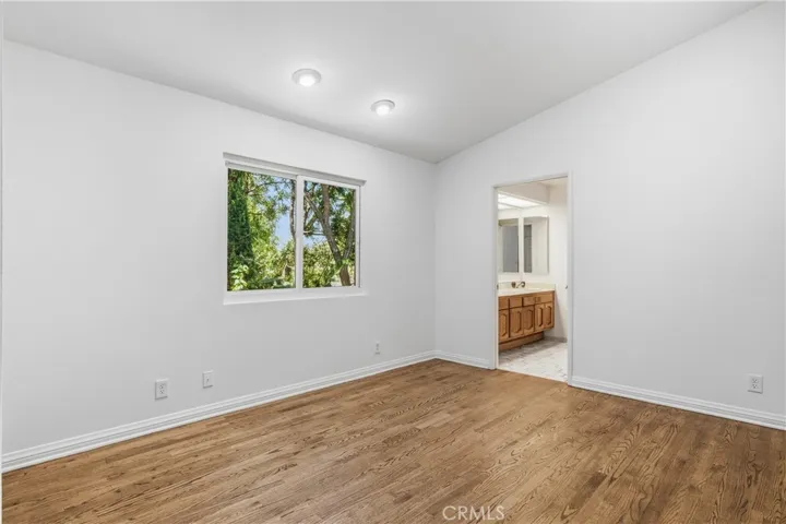 5943 Julian, Tarzana, California 91356