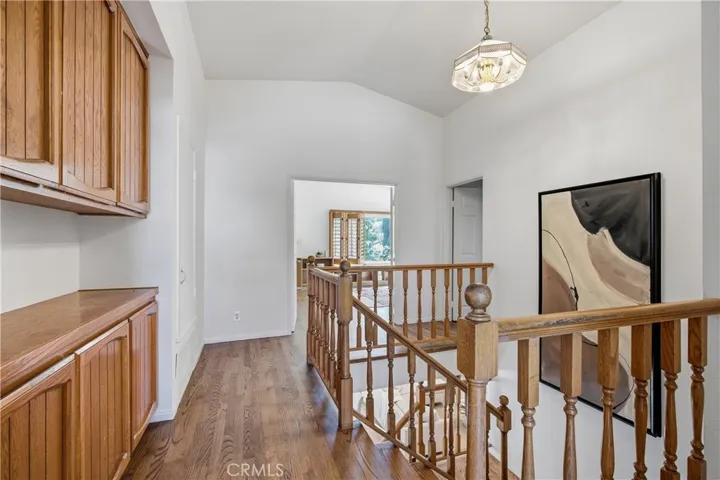 5943 Julian, Tarzana, California 91356