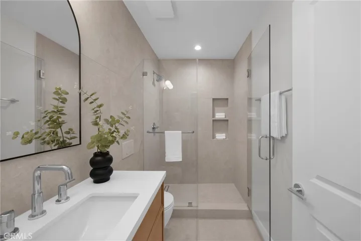 6053 Atoll Avenue, Valley Village, California 91401