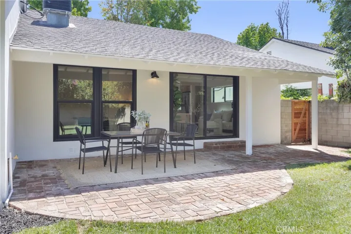 6053 Atoll Avenue, Valley Village, California 91401