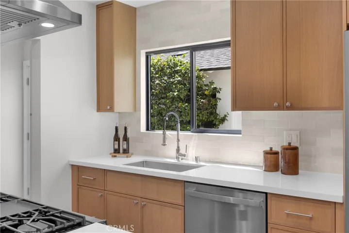 6053 Atoll Avenue, Valley Village, California 91401