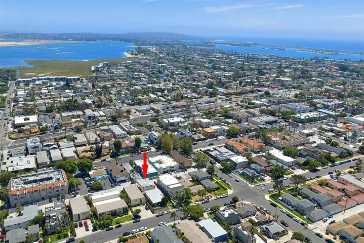 2127 2131 1/2 Felspar, San Diego, California 92109