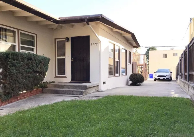 2127 2131 1/2 Felspar, San Diego, California 92109