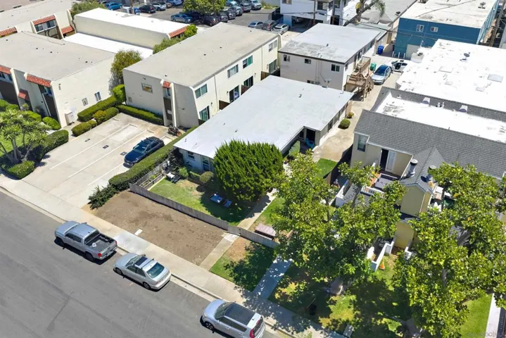 2127 2131 1/2 Felspar, San Diego, California 92109