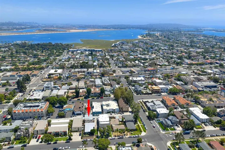 2127 2131 1/2 Felspar, San Diego, California 92109