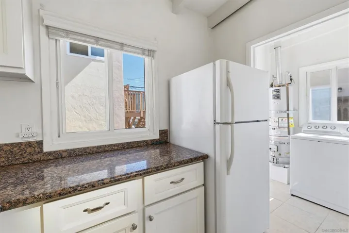 2127 2131 1/2 Felspar, San Diego, California 92109