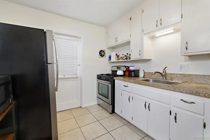 2127 2131 1/2 Felspar, San Diego, California 92109
