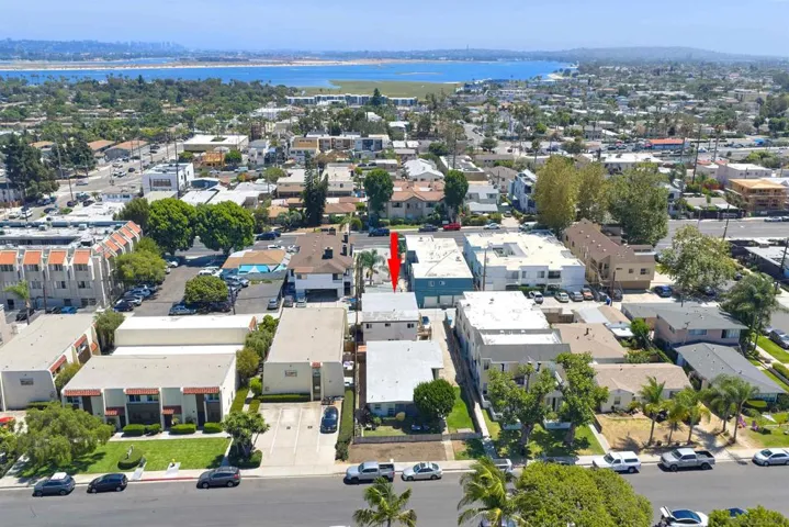 2127 2131 1/2 Felspar, San Diego, California 92109