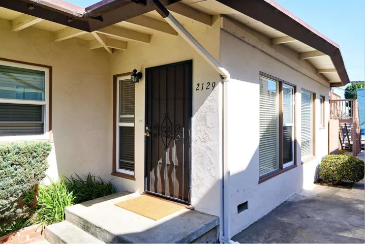 2127 2131 1/2 Felspar, San Diego, California 92109