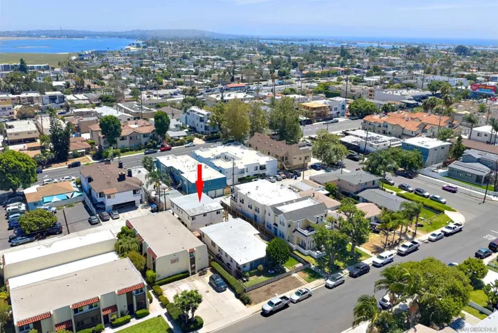 2127 2131 1/2 Felspar, San Diego, California 92109
