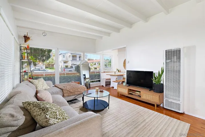 2127 2131 1/2 Felspar, San Diego, California 92109