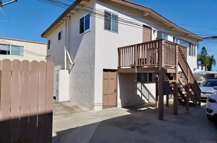 2127 2131 1/2 Felspar, San Diego, California 92109