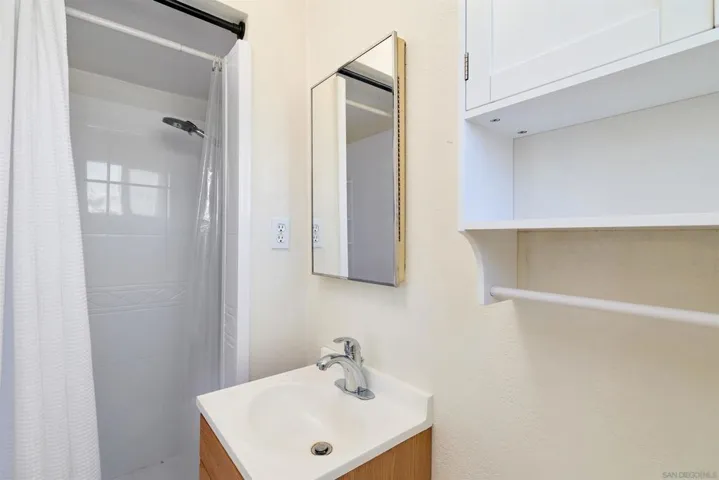 2127 2131 1/2 Felspar, San Diego, California 92109