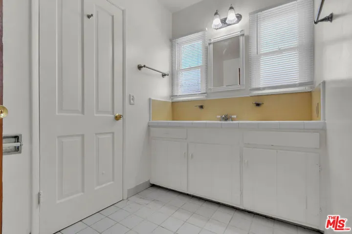 9322 Lasaine Avenue, Los Angeles, California 91325