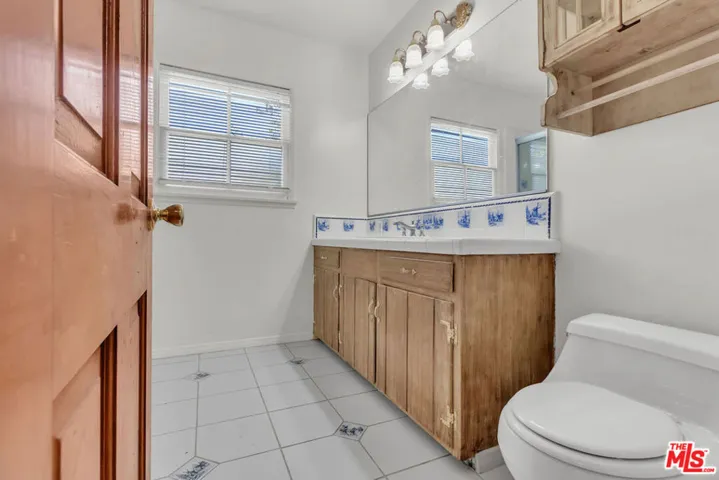 9322 Lasaine Avenue, Los Angeles, California 91325