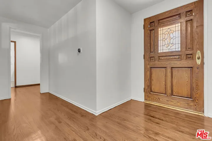 9322 Lasaine Avenue, Los Angeles, California 91325