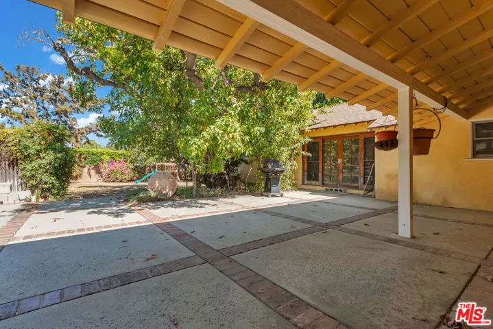 9322 Lasaine Avenue, Los Angeles, California 91325